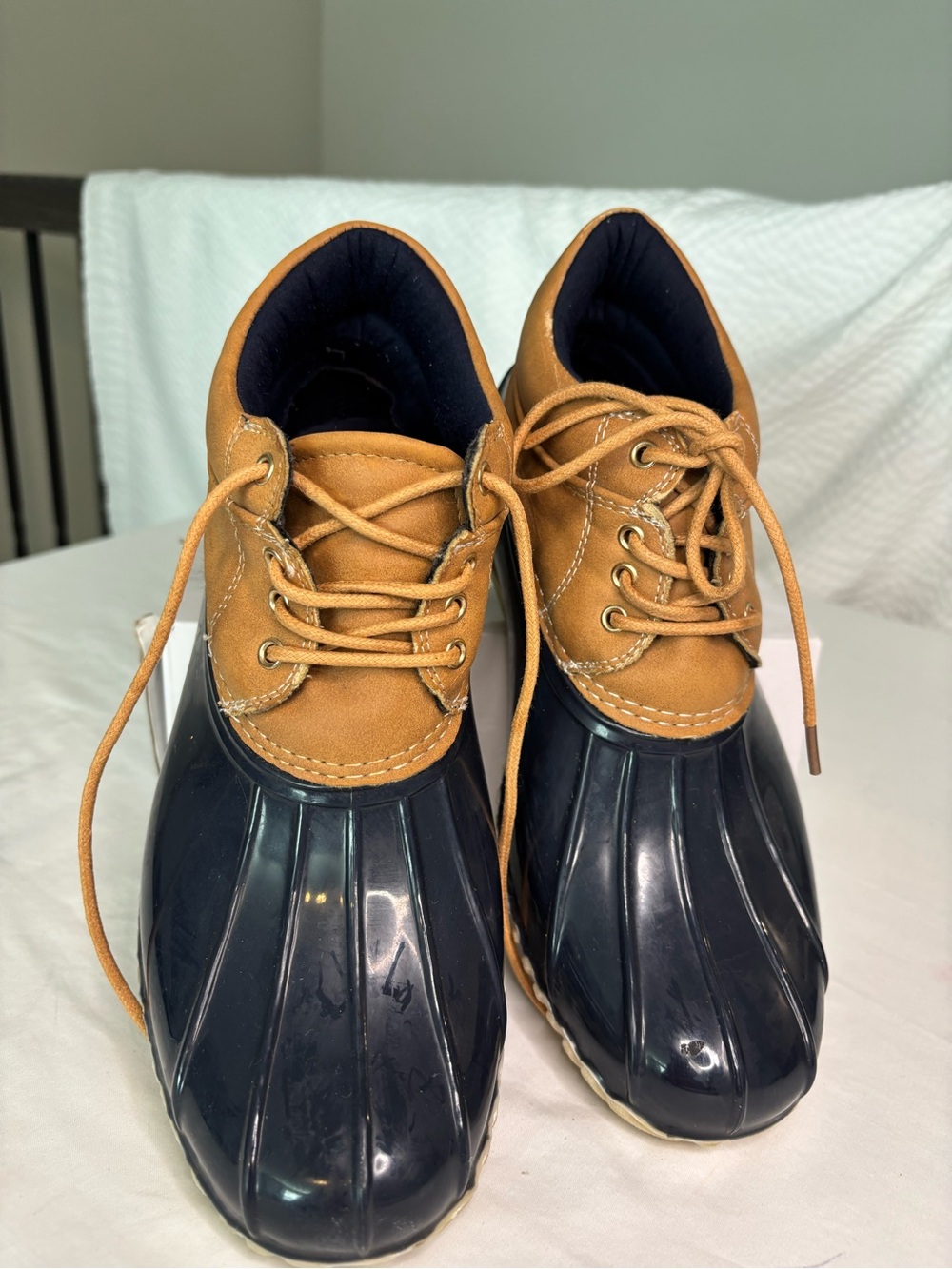 Tommy Hilfiger Women's Navy and Tan Waterproof Duck Boots